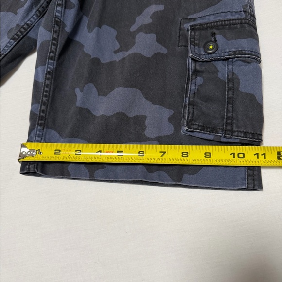 Arizona Jean Company Camouflage Cargo Shorts - Picture 4 of 8